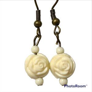 Vintage White Cream Rose Bud Flower Earrings Gold Tone Plated Carved Beads